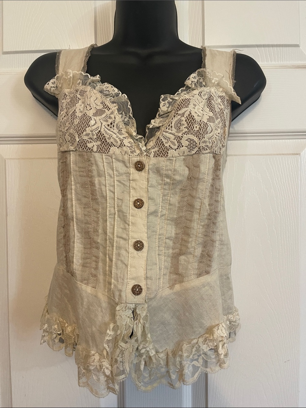 Hazel Y2K Vintage Lace Trim Button-Front Ivory Tank Top